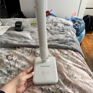 White Wireless Charging Desk Lamp